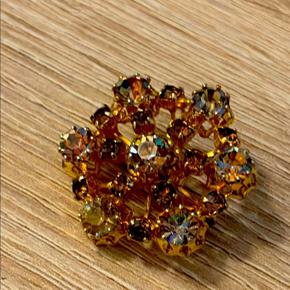 Vintage Jewelry - Vintage Elegant Gold Crystal borialis Brooch